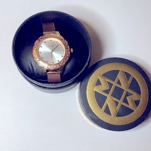 Nicole Miller Rose gold watch with box ▪️♦️